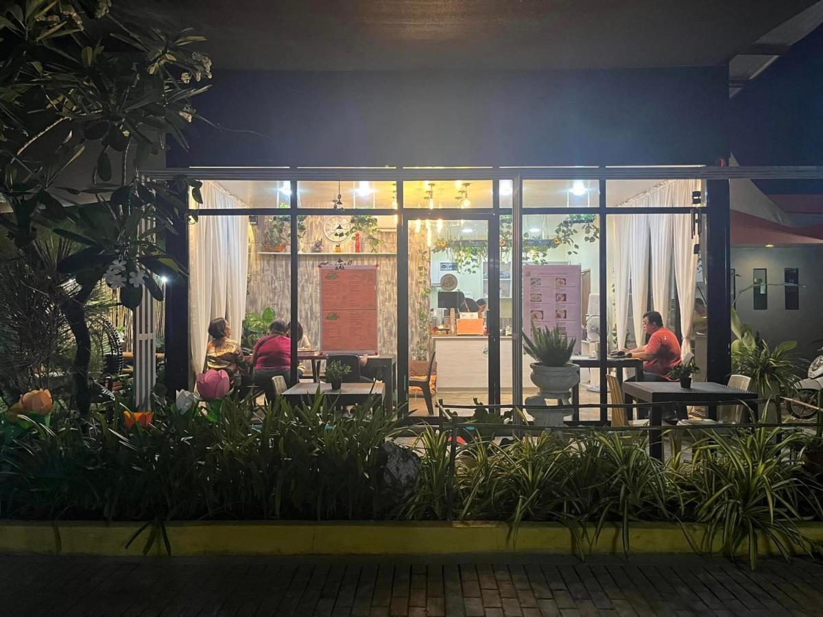 Manora Apartment Talisay  Extérieur photo