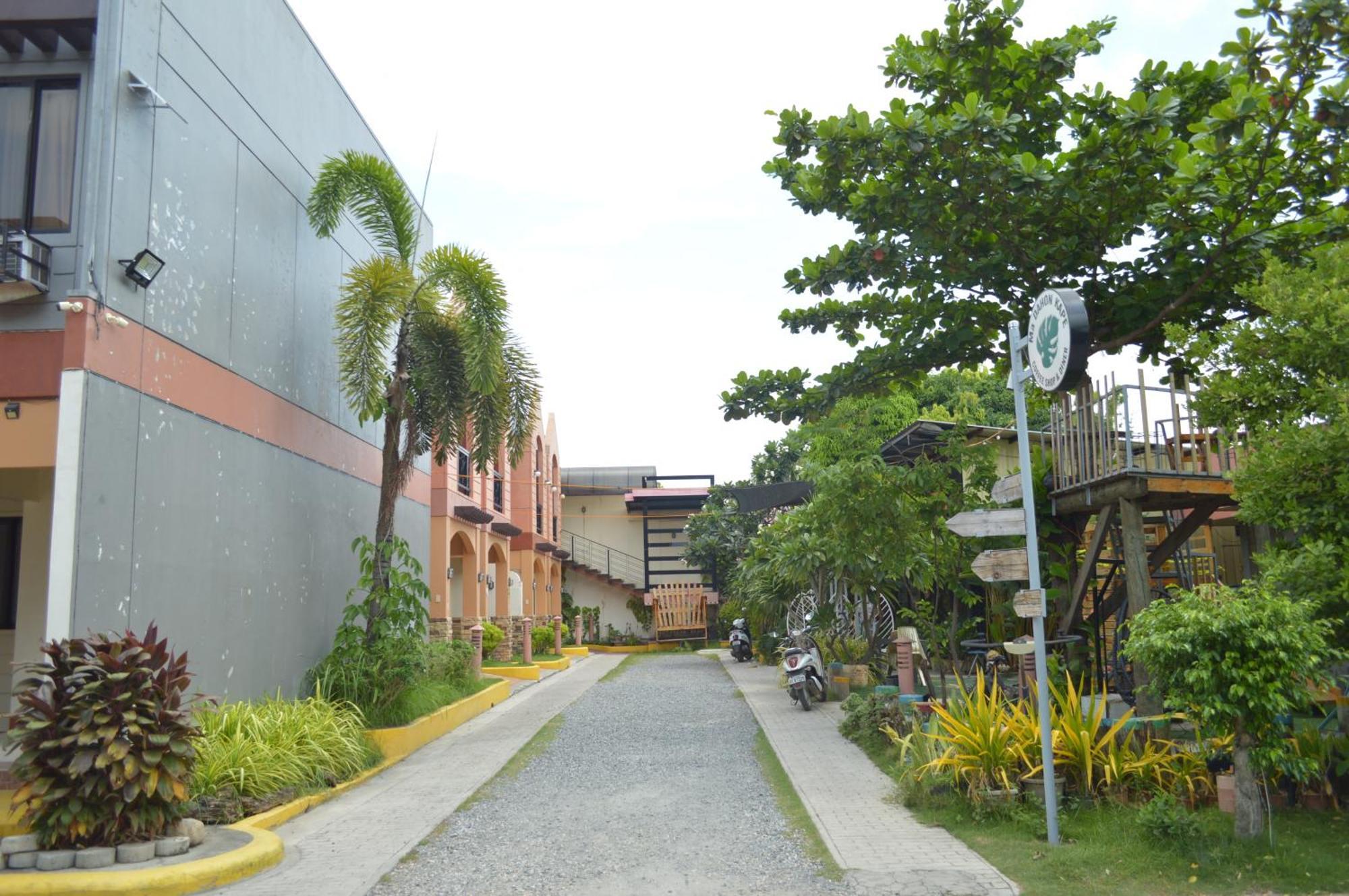 Manora Apartment Talisay  Extérieur photo