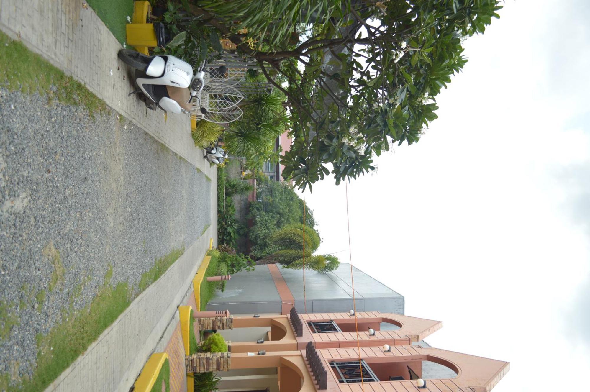 Manora Apartment Talisay  Extérieur photo