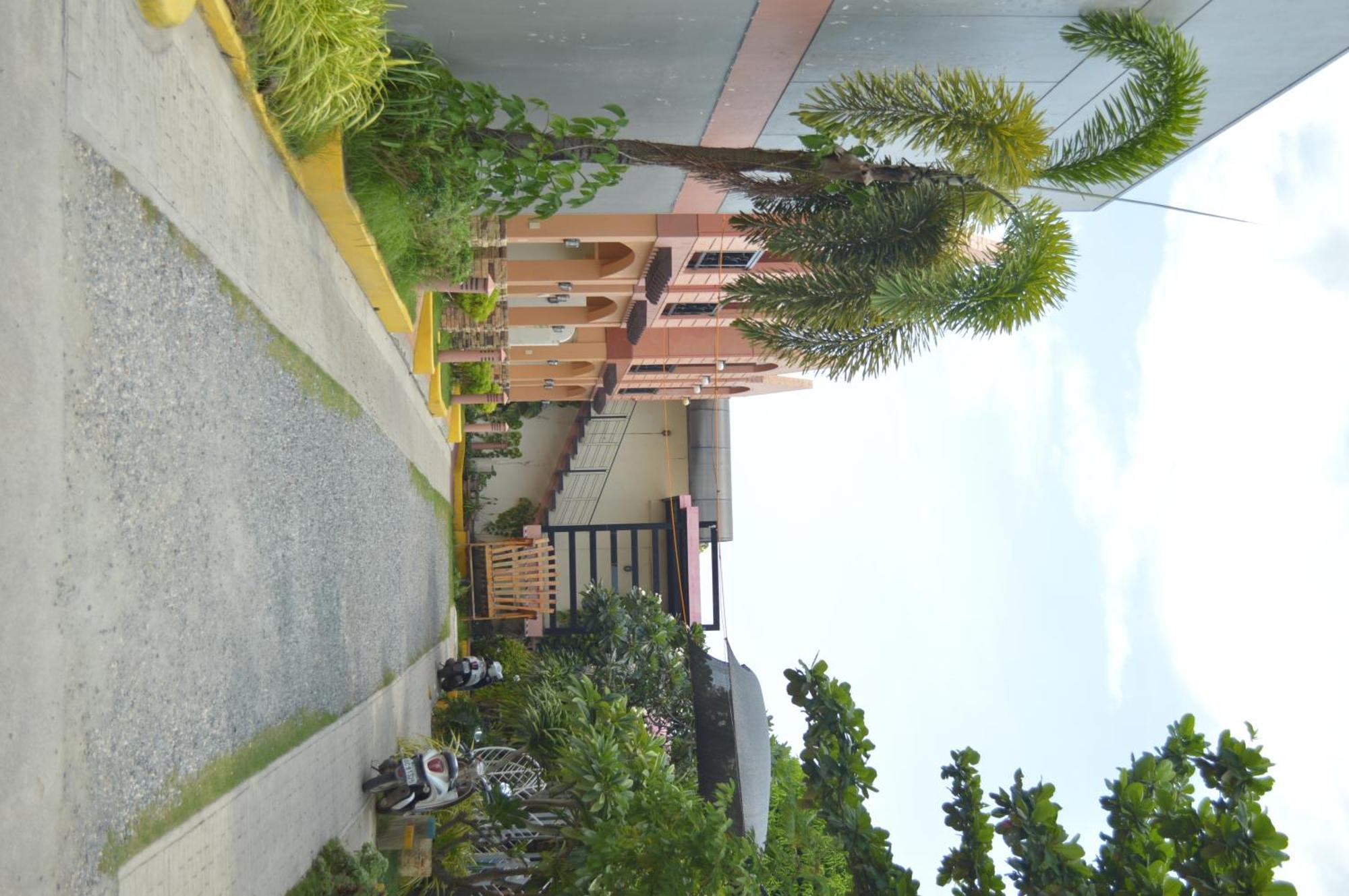 Manora Apartment Talisay  Extérieur photo