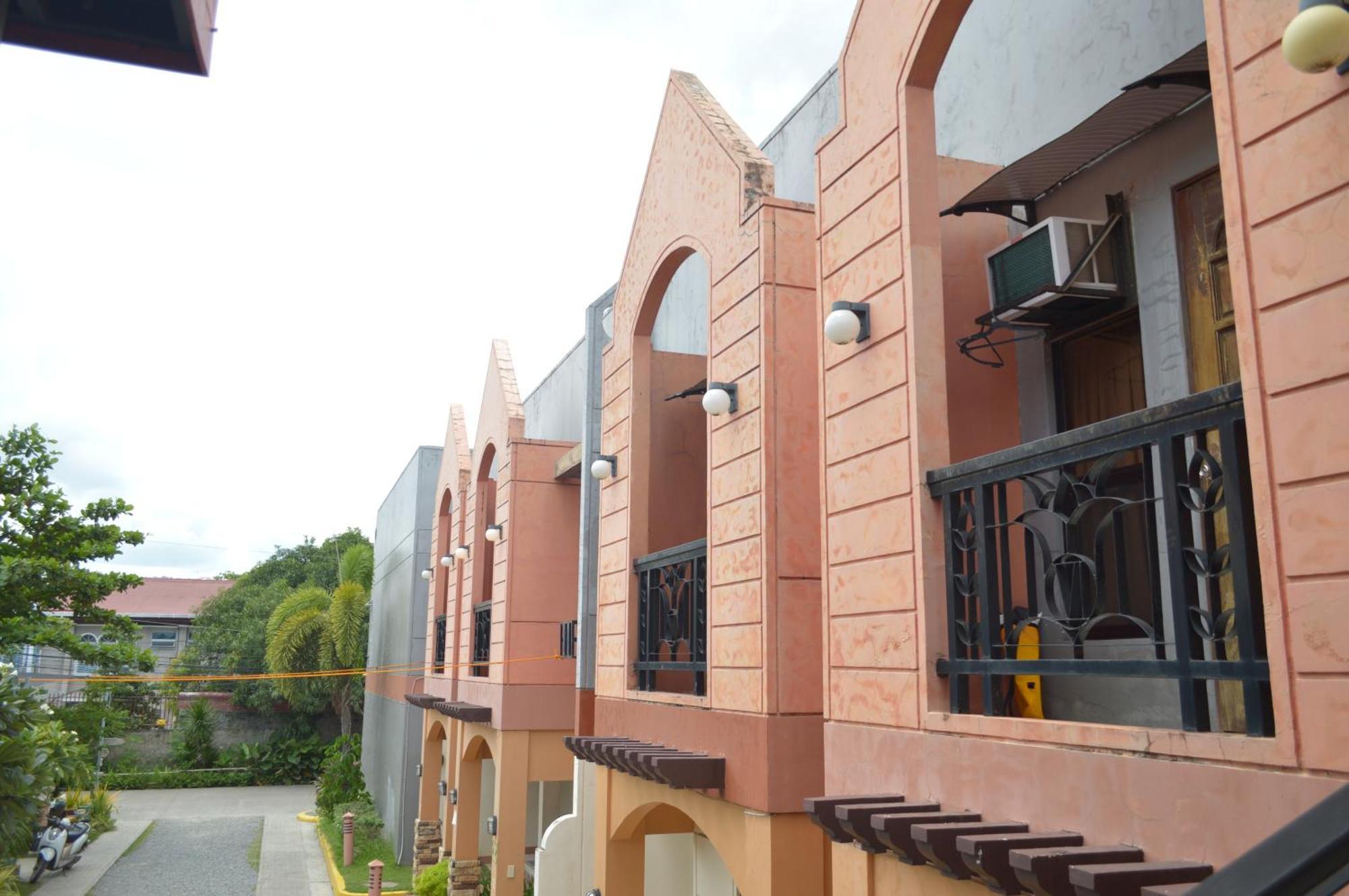 Manora Apartment Talisay  Extérieur photo