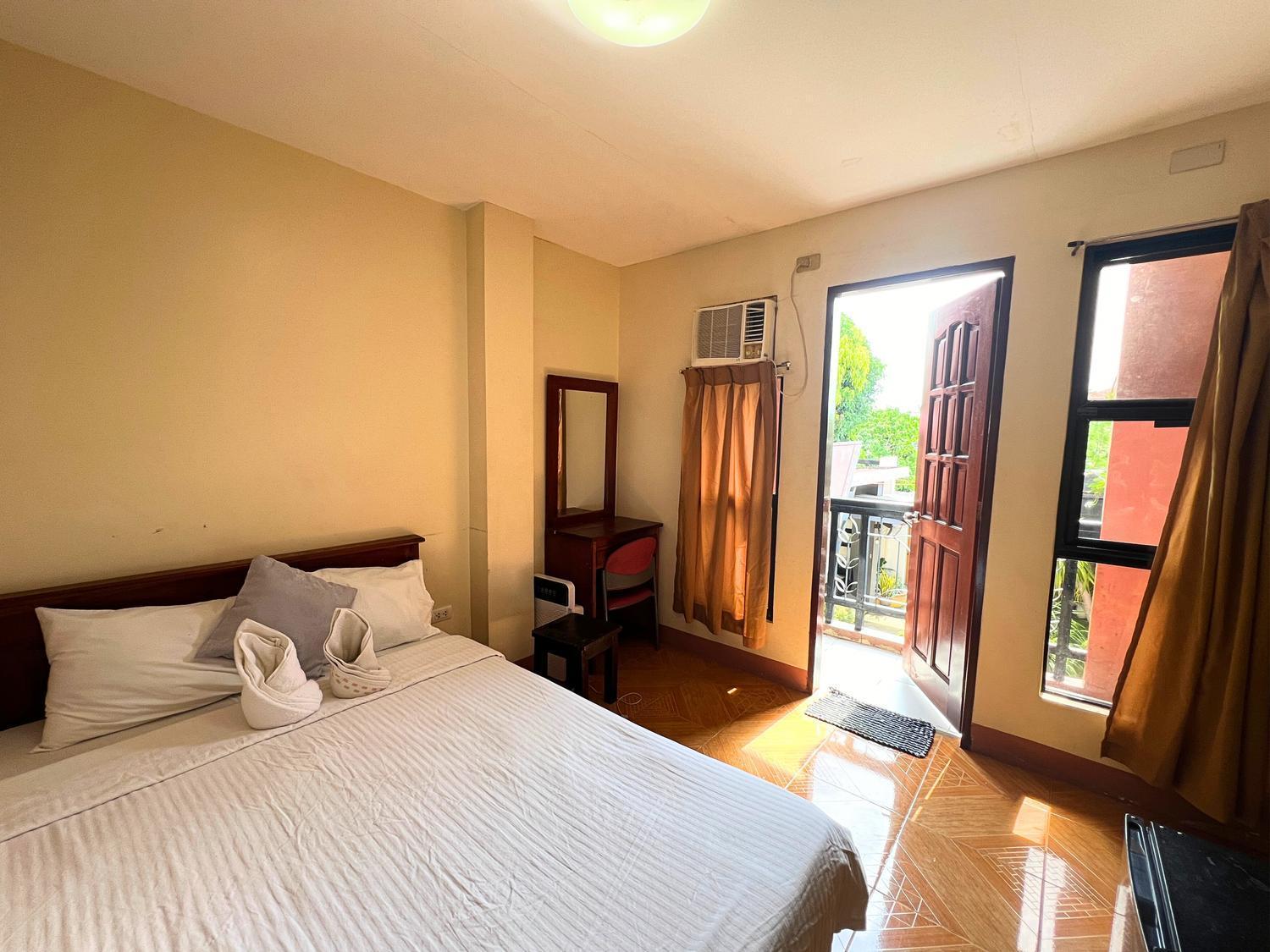 Manora Apartment Talisay  Extérieur photo