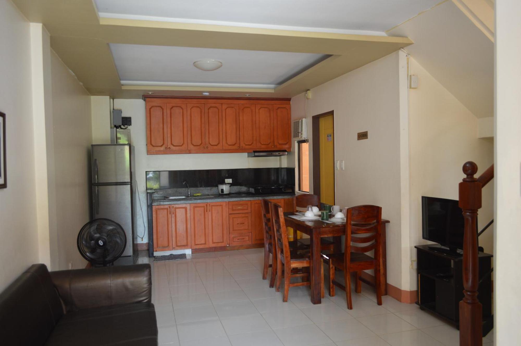 Manora Apartment Talisay  Extérieur photo