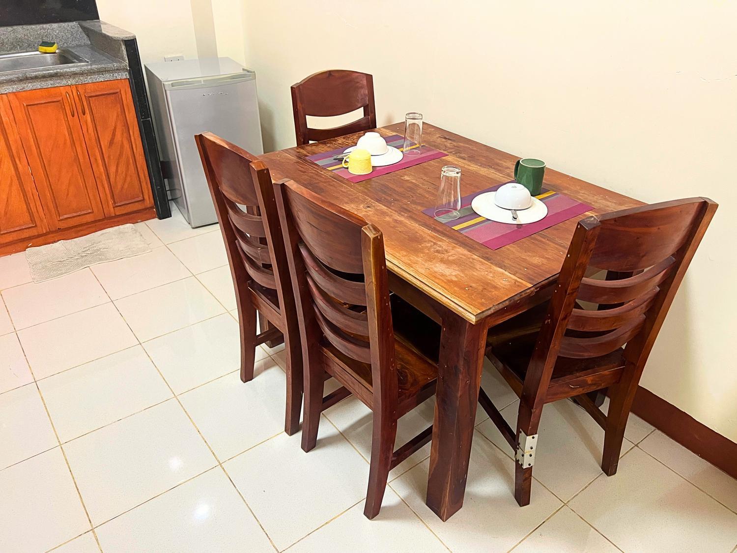 Manora Apartment Talisay  Extérieur photo