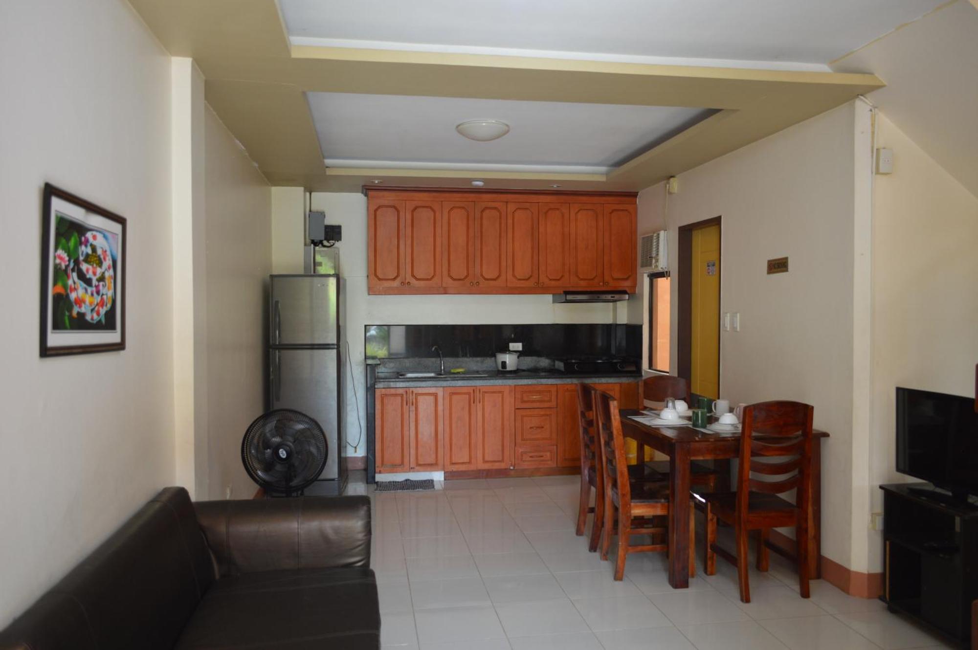 Manora Apartment Talisay  Extérieur photo
