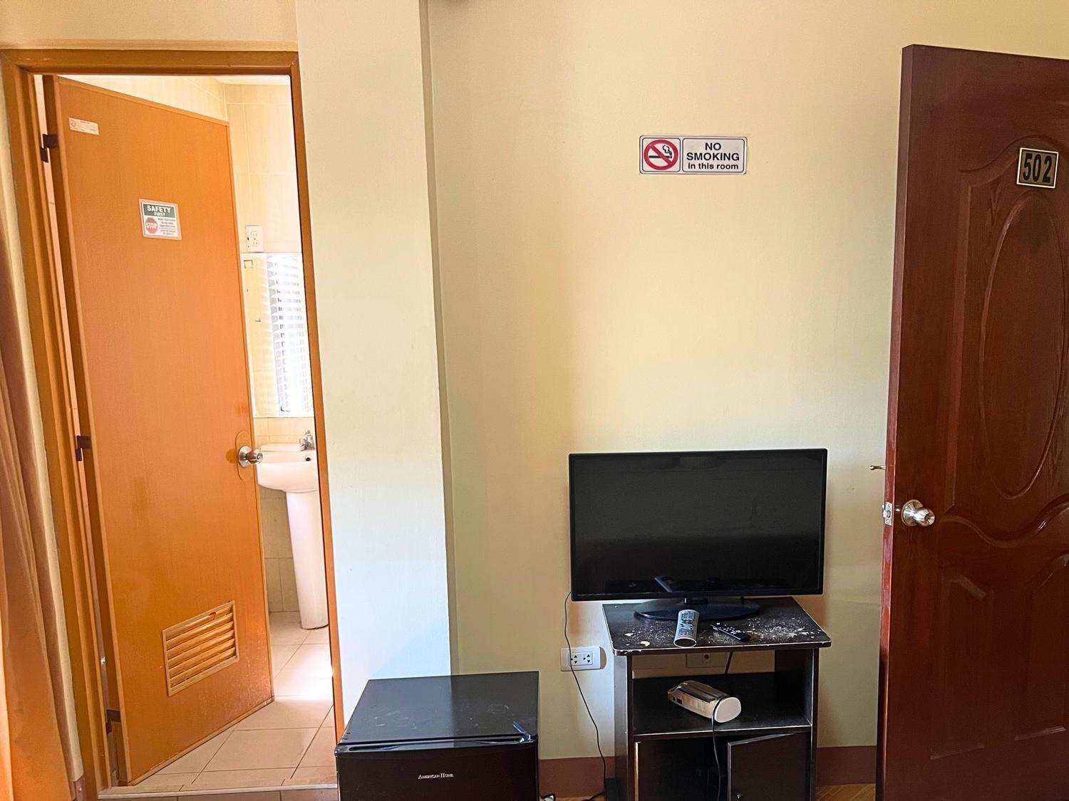 Manora Apartment Talisay  Extérieur photo