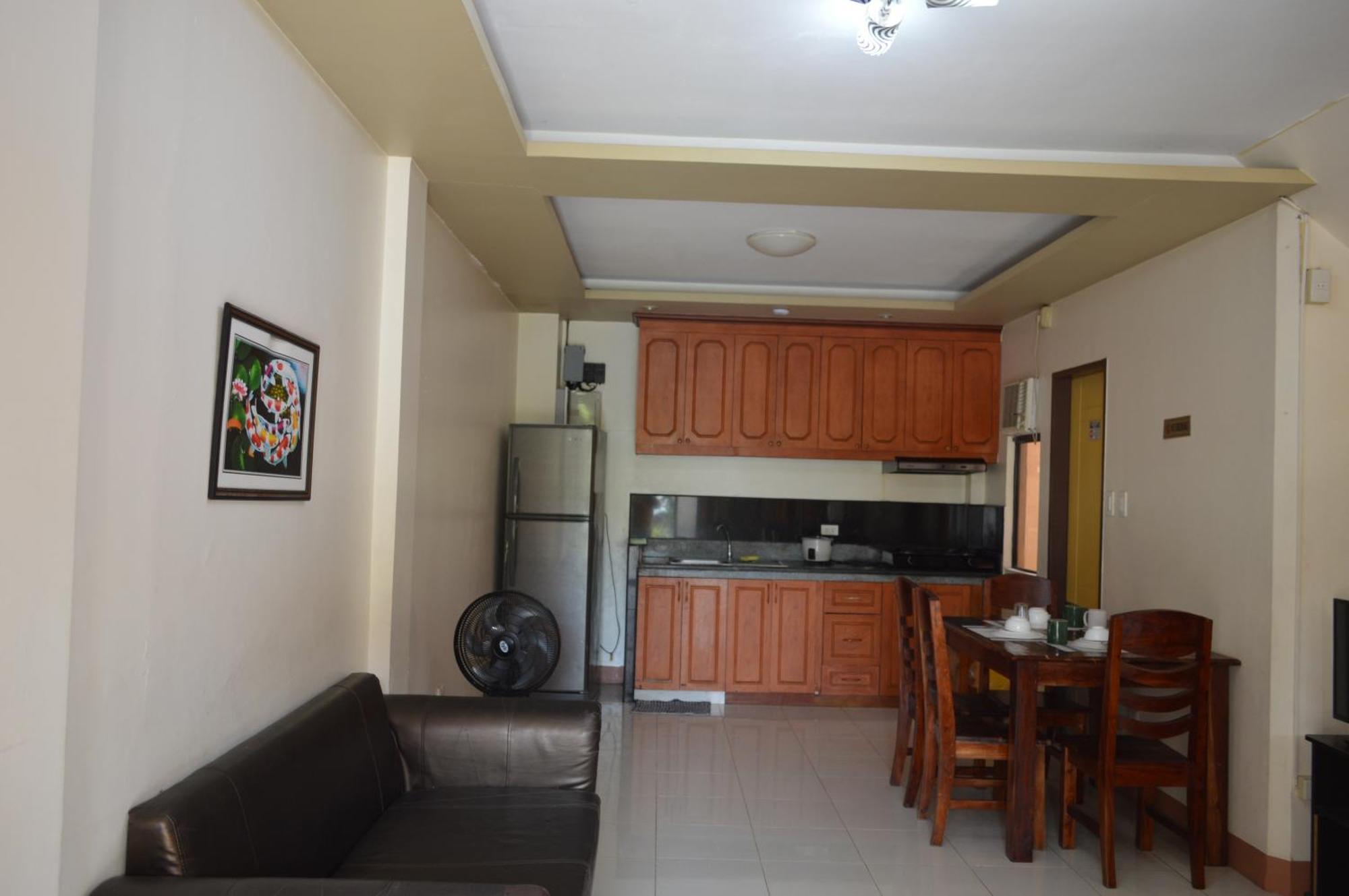 Manora Apartment Talisay  Extérieur photo