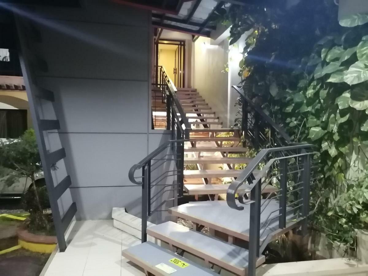 Manora Apartment Talisay  Extérieur photo